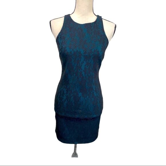 ⭐️ 3/$30 FOREVER 21 Green and Black Lace Dress. Size Medium - Picture 1 of 7